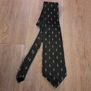 Kenneth Cole Reaction All Silk Tie Greenish/Brown Black White Red Diamonds